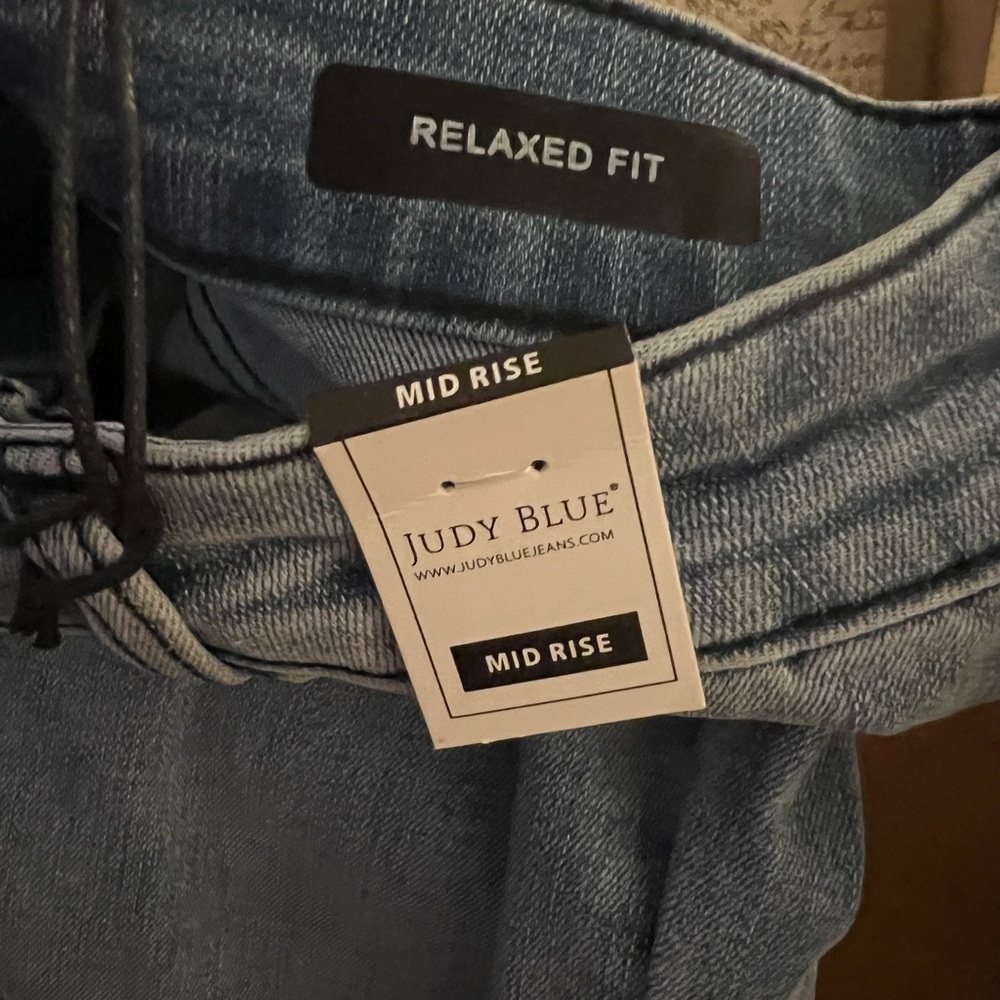 Women’s Judy blue relaxed fit skinny jeans. Size 5 - Picture 4 of 4